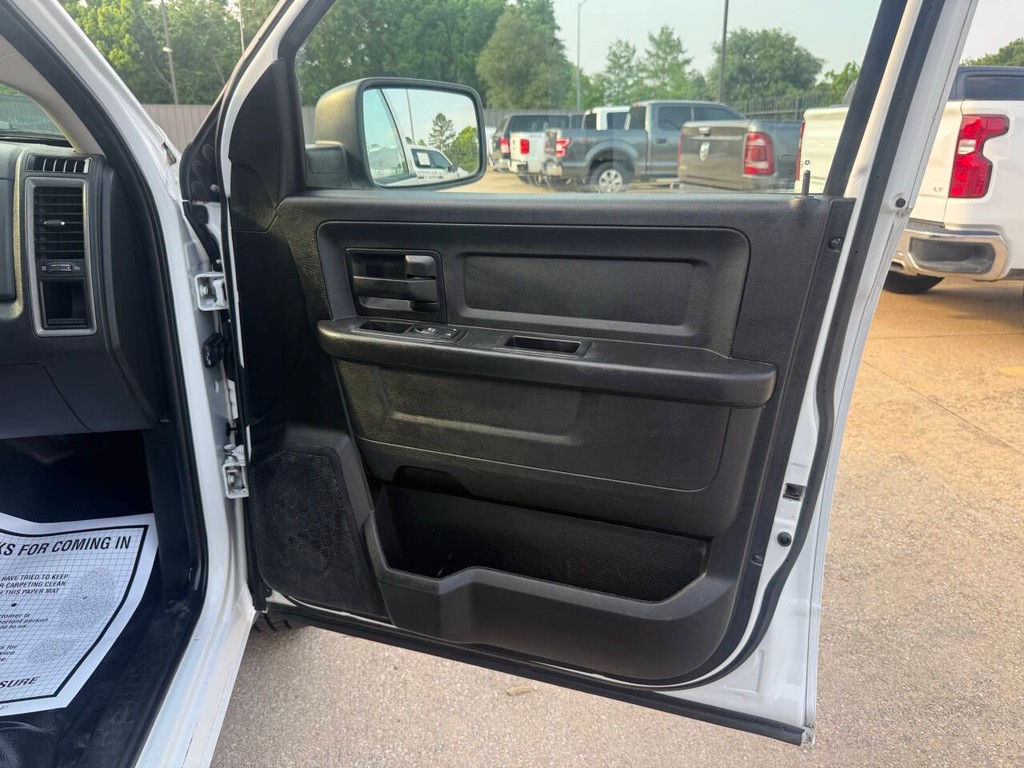 Ram 1500 Vehicle Full-screen Gallery Image 11