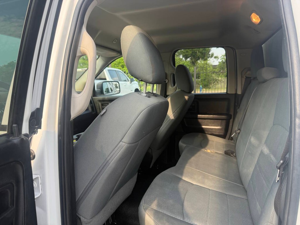 Ram 1500 Vehicle Full-screen Gallery Image 12