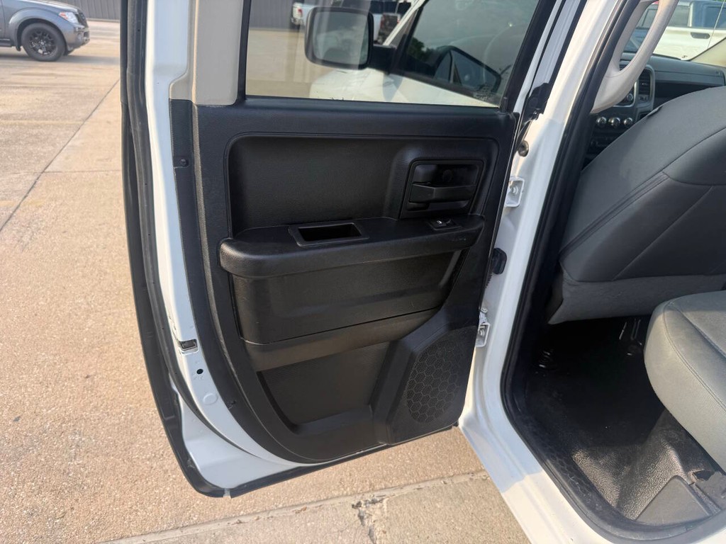 Ram 1500 Vehicle Full-screen Gallery Image 14