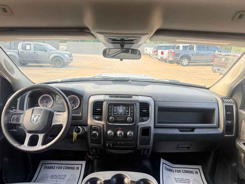 Ram 1500 Vehicle Full-screen Gallery Image 17