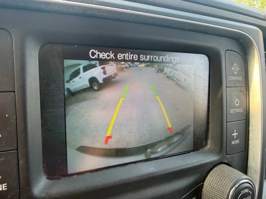 Ram 1500 Vehicle Full-screen Gallery Image 28