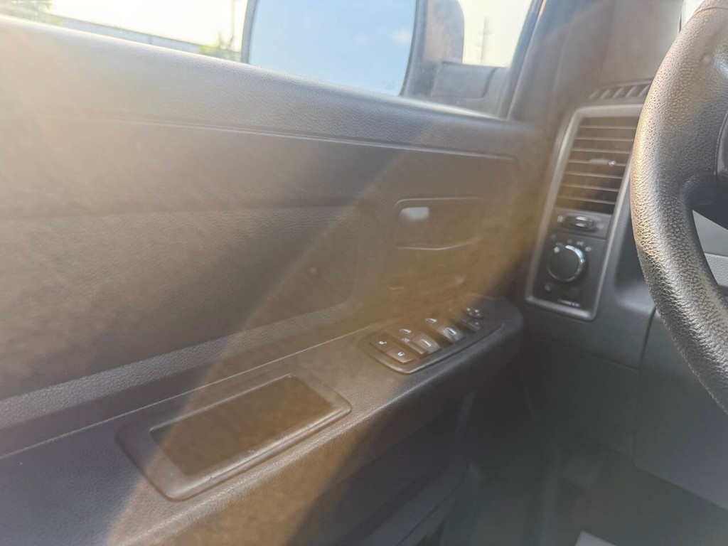 Ram 1500 Vehicle Full-screen Gallery Image 31