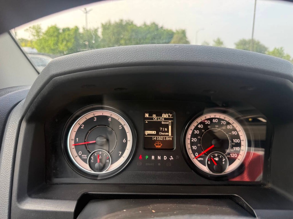 Ram 1500 Vehicle Full-screen Gallery Image 33