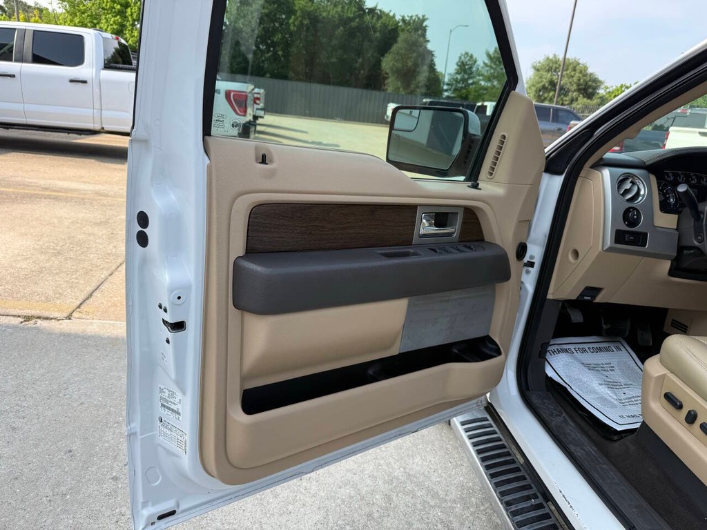 Ford F-150 Vehicle Full-screen Gallery Image 08