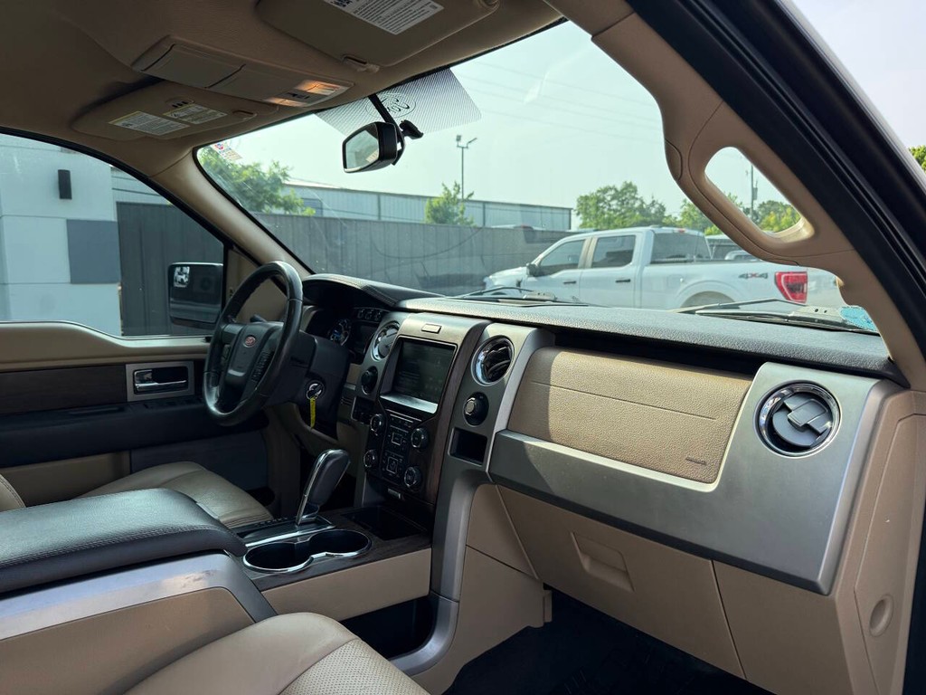 Ford F-150 Vehicle Full-screen Gallery Image 09