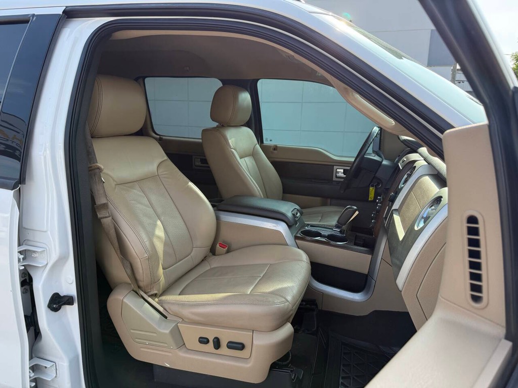 Ford F-150 Vehicle Full-screen Gallery Image 10
