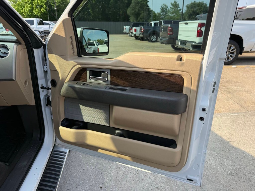 Ford F-150 Vehicle Full-screen Gallery Image 11