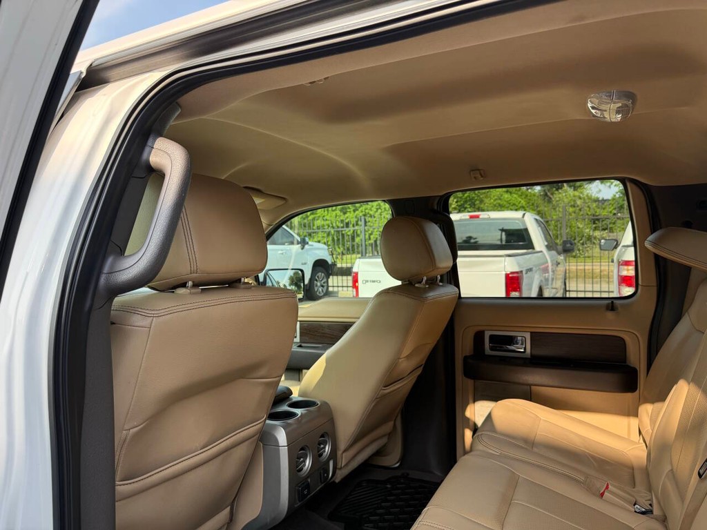 Ford F-150 Vehicle Full-screen Gallery Image 12