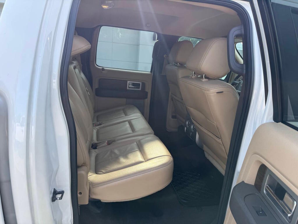 Ford F-150 Vehicle Full-screen Gallery Image 15