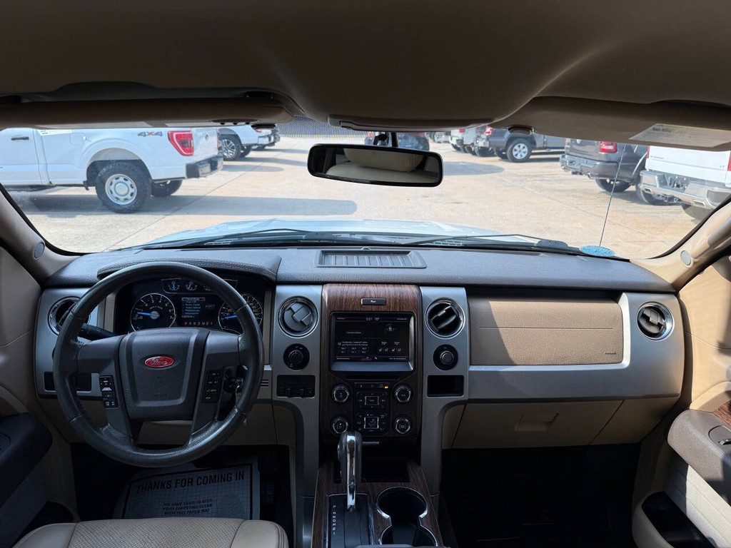 Ford F-150 Vehicle Full-screen Gallery Image 17