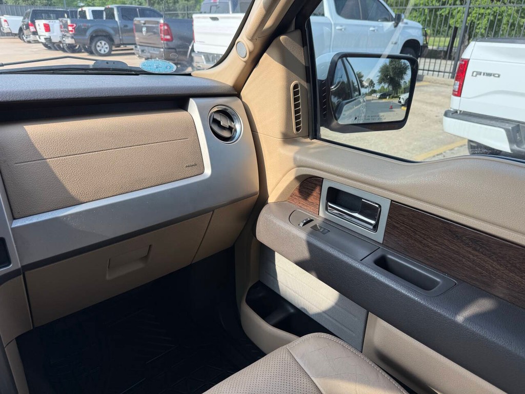 Ford F-150 Vehicle Full-screen Gallery Image 20