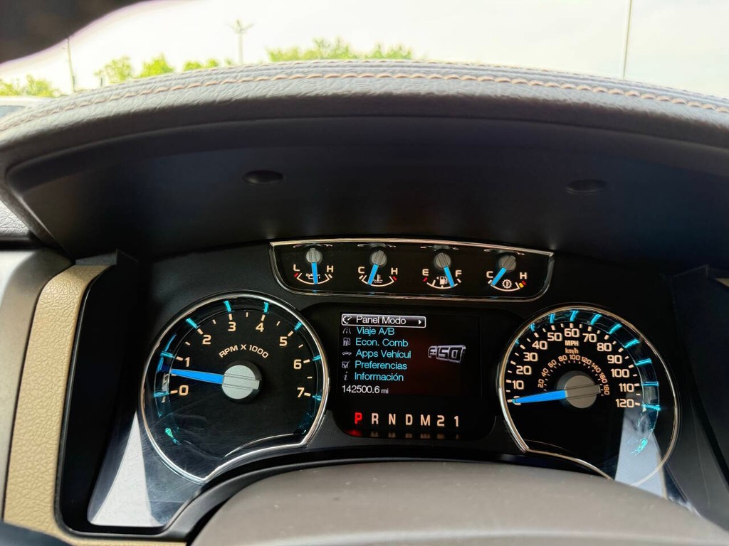 Ford F-150 Vehicle Full-screen Gallery Image 31