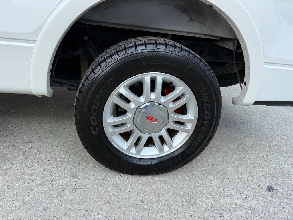 Ford F-150 Vehicle Full-screen Gallery Image 35