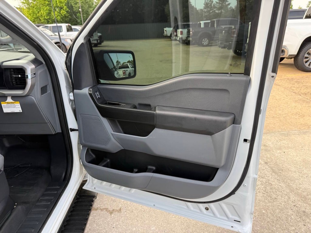 Ford F-150 Vehicle Full-screen Gallery Image 11