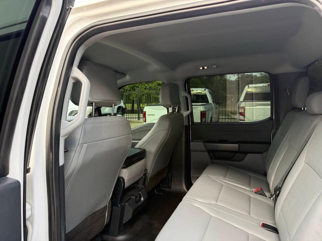 Ford F-150 Vehicle Full-screen Gallery Image 12