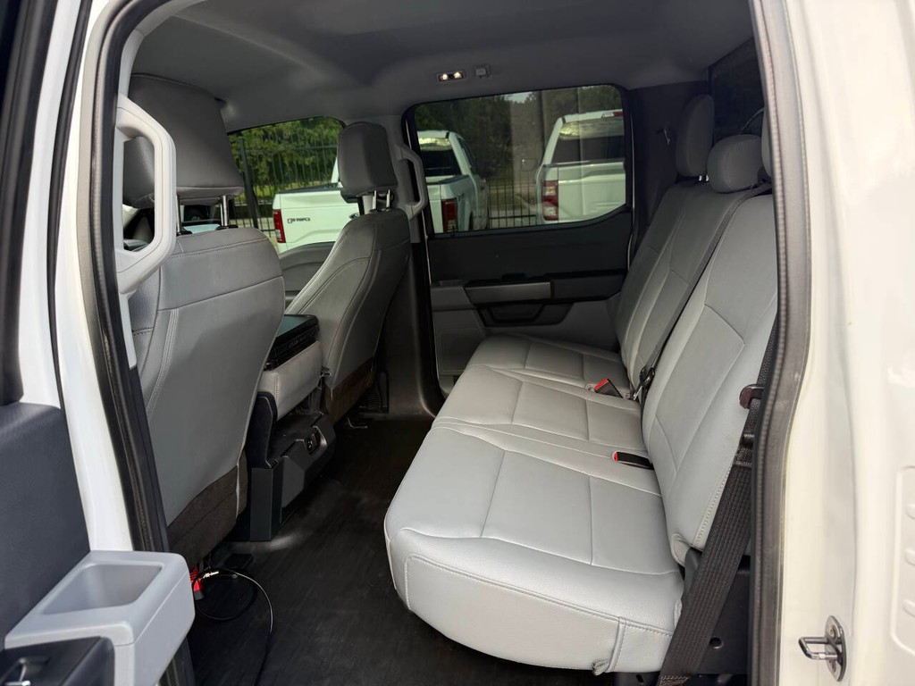 Ford F-150 Vehicle Full-screen Gallery Image 13
