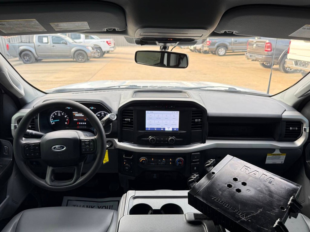 Ford F-150 Vehicle Full-screen Gallery Image 17