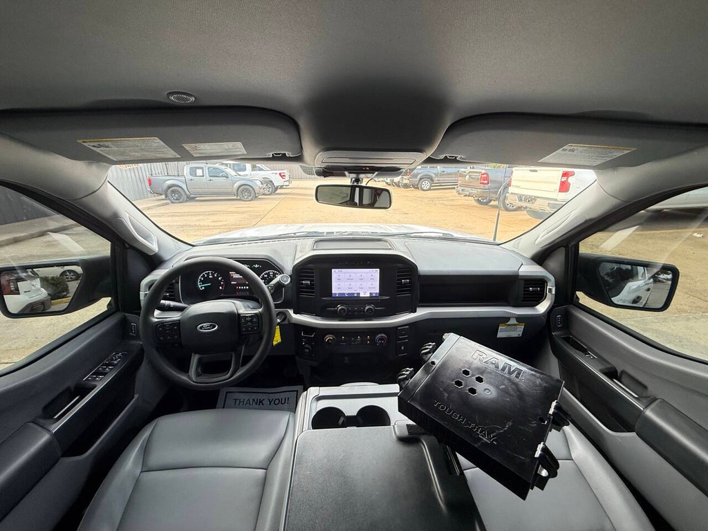 Ford F-150 Vehicle Full-screen Gallery Image 18