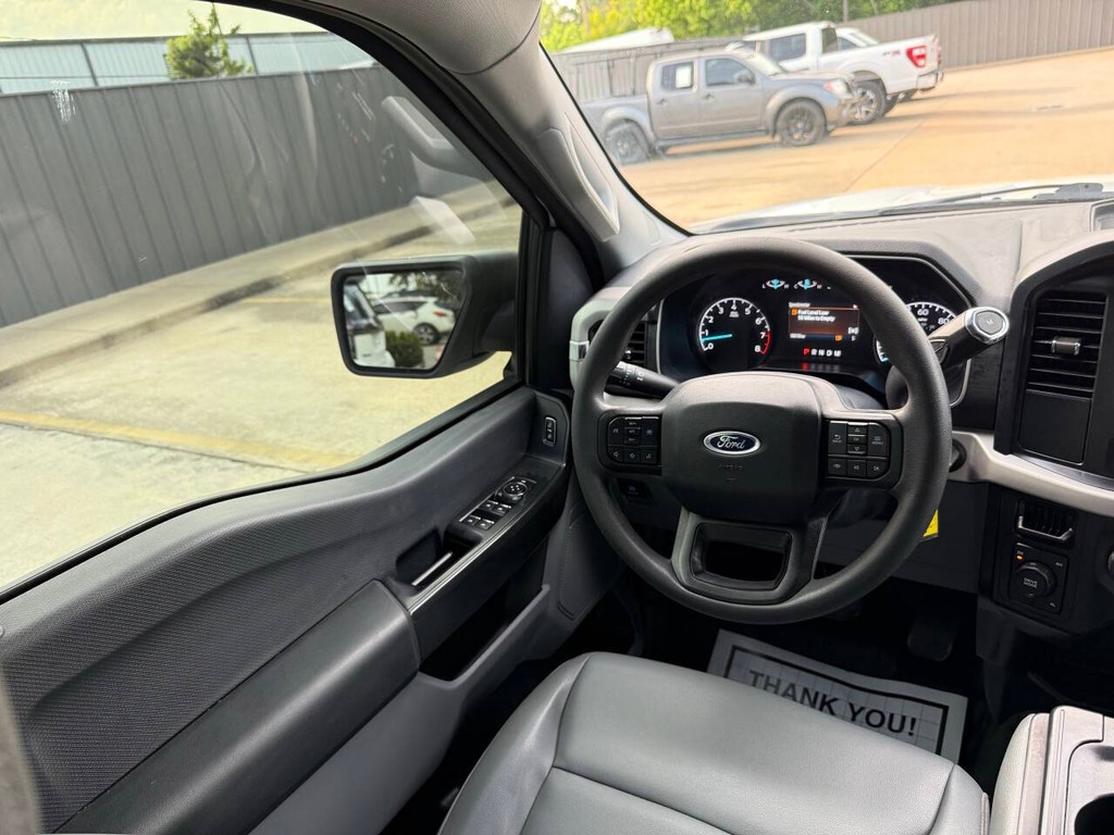 Ford F-150 Vehicle Full-screen Gallery Image 19