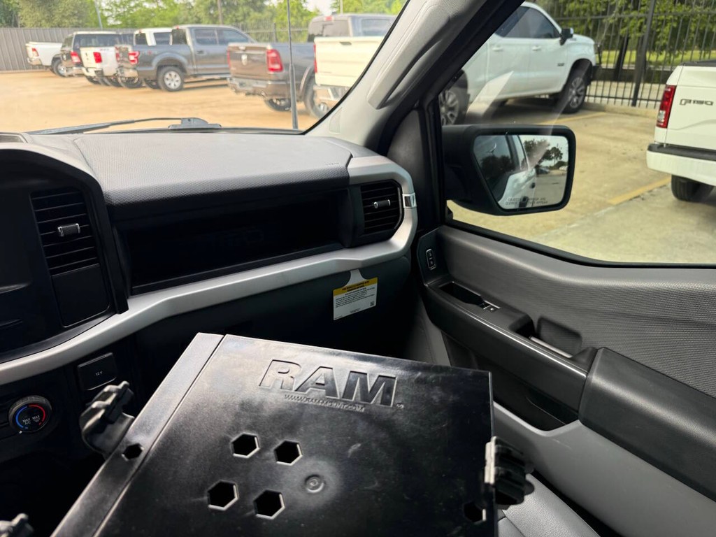Ford F-150 Vehicle Full-screen Gallery Image 20