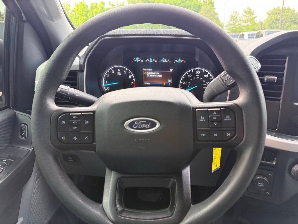 Ford F-150 Vehicle Full-screen Gallery Image 23