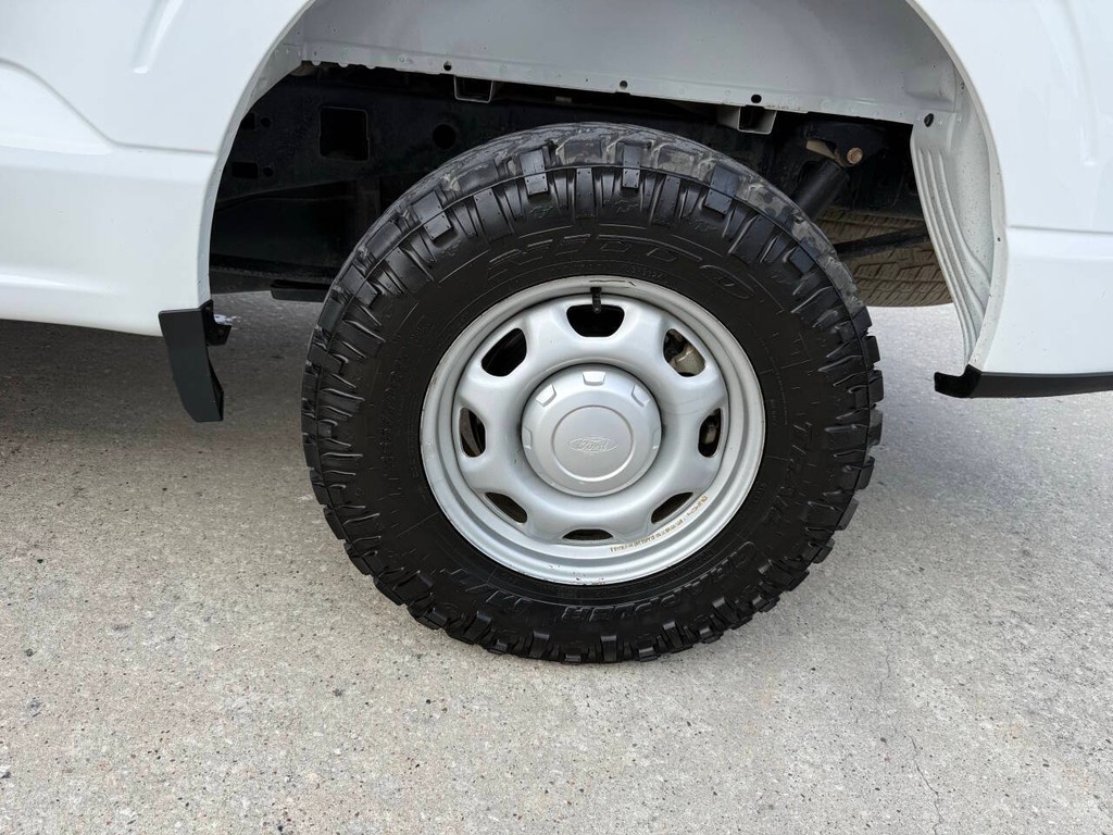 Ford F-150 Vehicle Full-screen Gallery Image 35