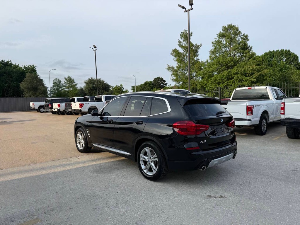 BMW X3 Vehicle Full-screen Gallery Image 04