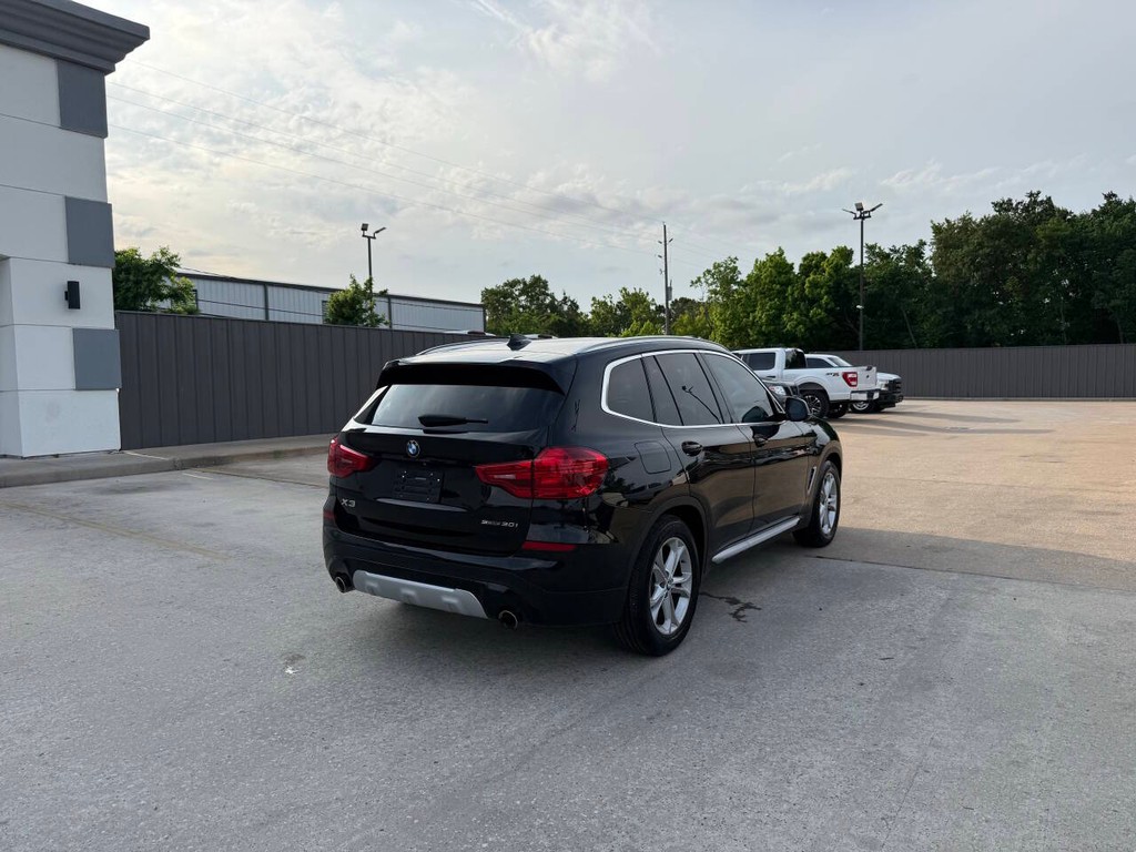 BMW X3 Vehicle Full-screen Gallery Image 05