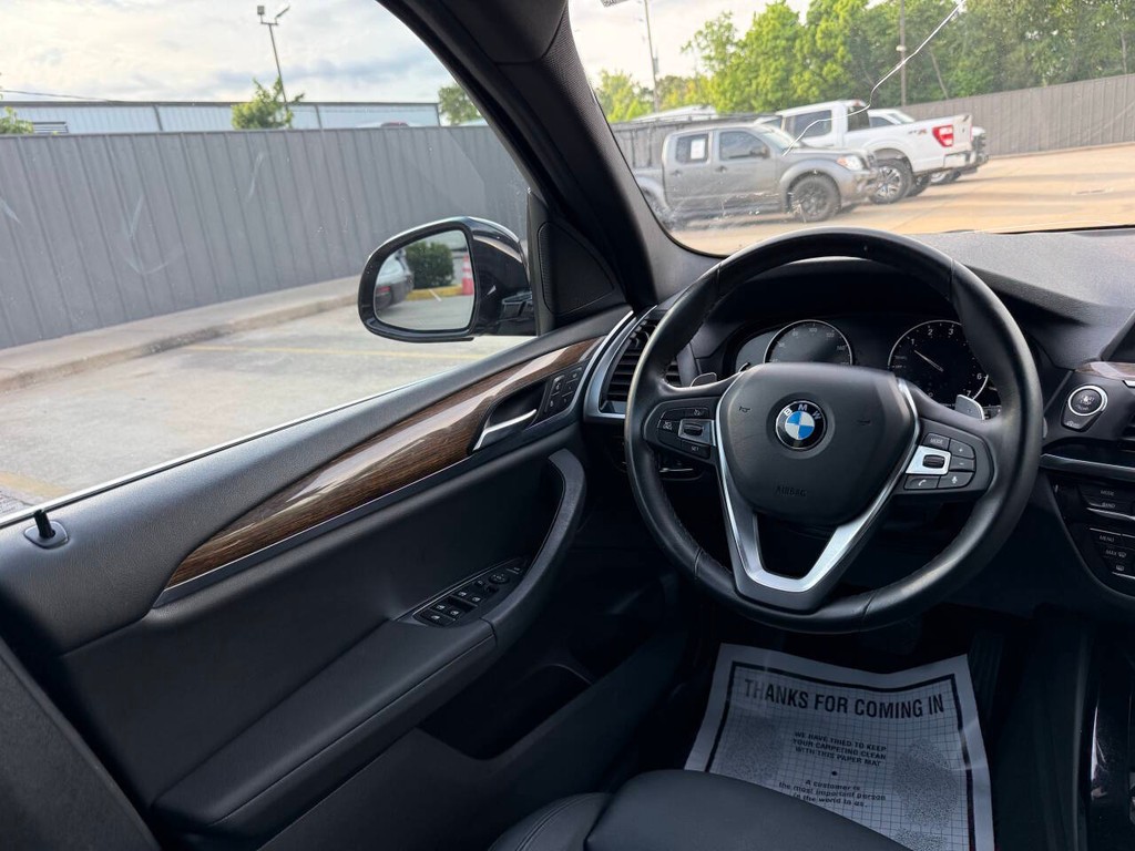BMW X3 Vehicle Full-screen Gallery Image 19