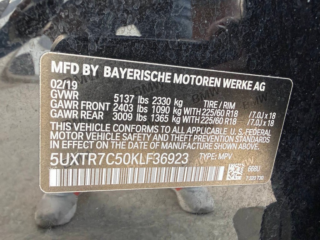 BMW X3 Vehicle Full-screen Gallery Image 33