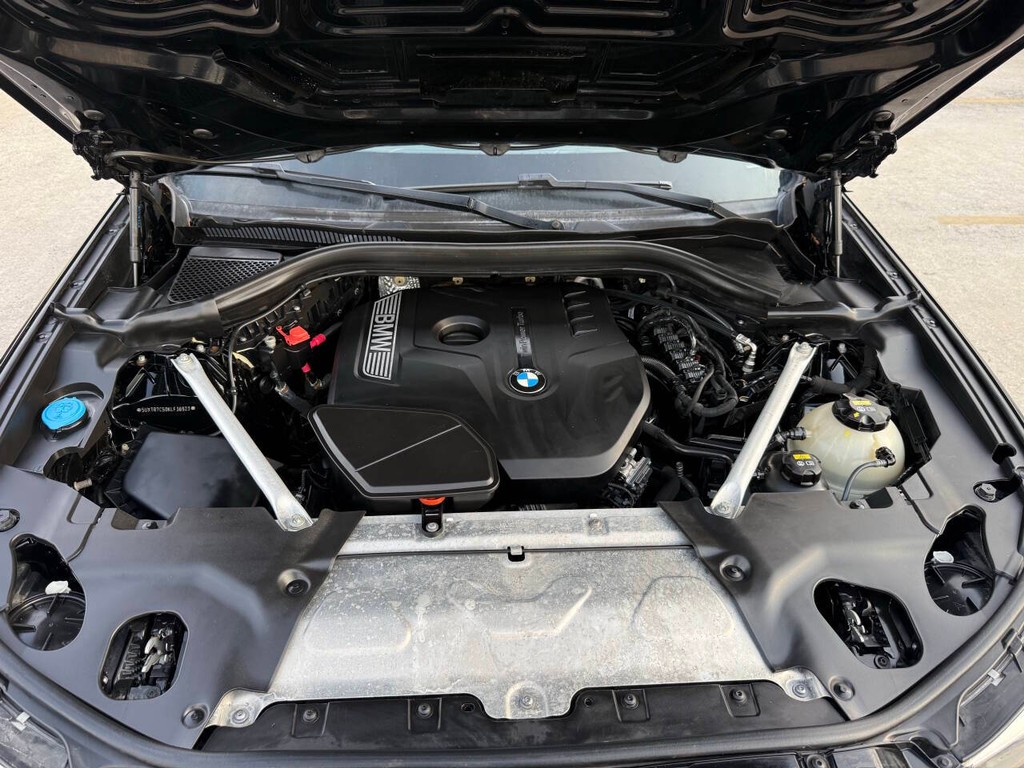 BMW X3 Vehicle Full-screen Gallery Image 34