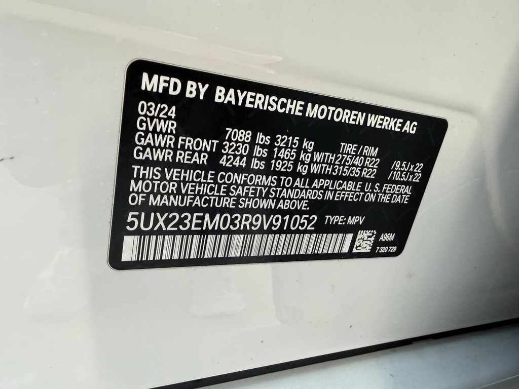 BMW X7 Vehicle Full-screen Gallery Image 37