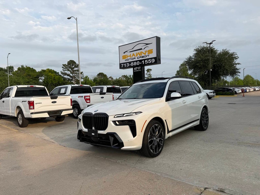 BMW X7 Vehicle Full-screen Gallery Image 46