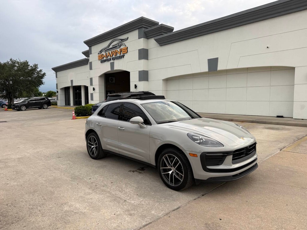 Porsche Macan Vehicle Full-screen Gallery Image 46