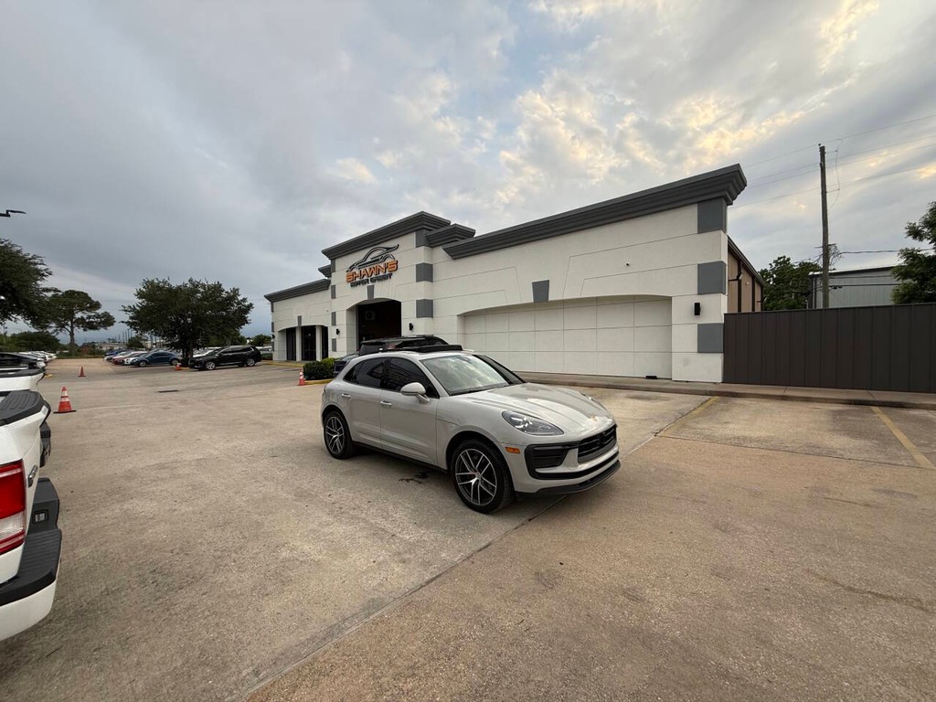 Porsche Macan Vehicle Full-screen Gallery Image 48