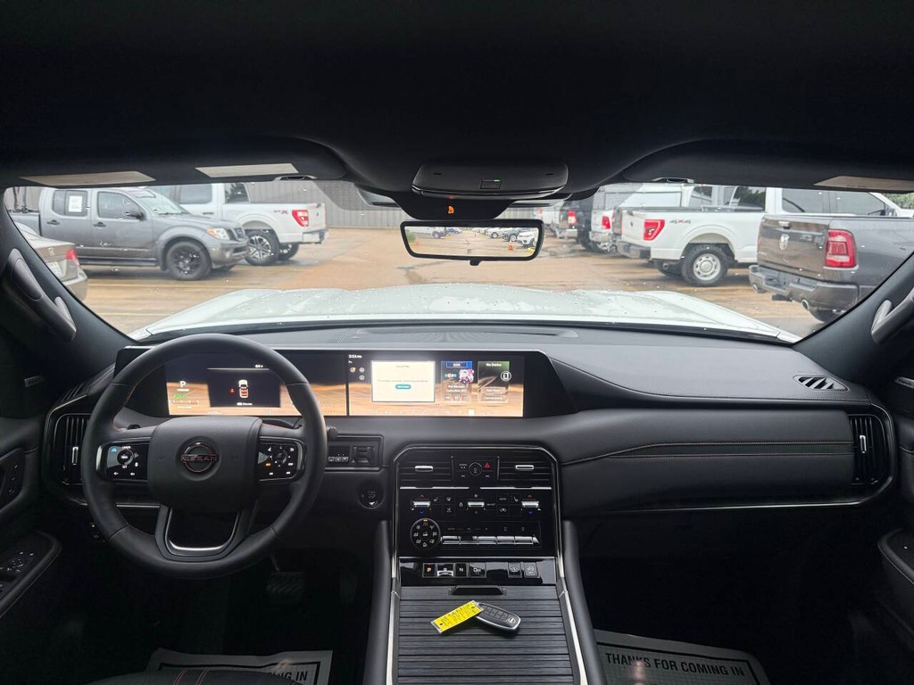 Nissan Armada Vehicle Full-screen Gallery Image 19