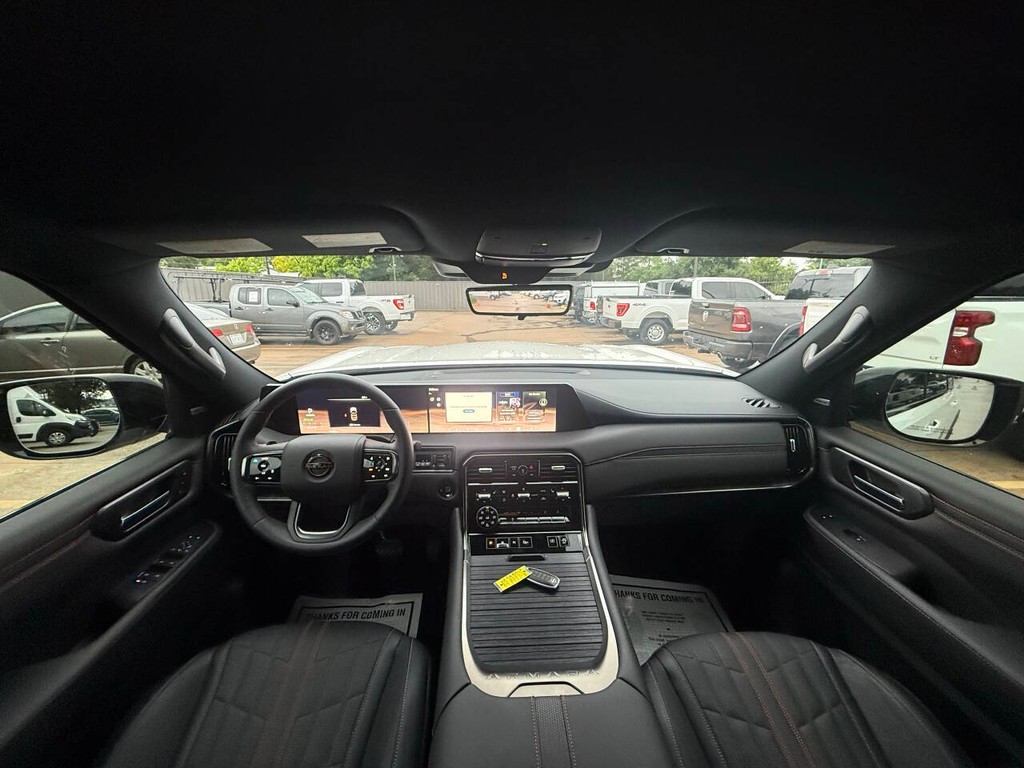 Nissan Armada Vehicle Full-screen Gallery Image 20