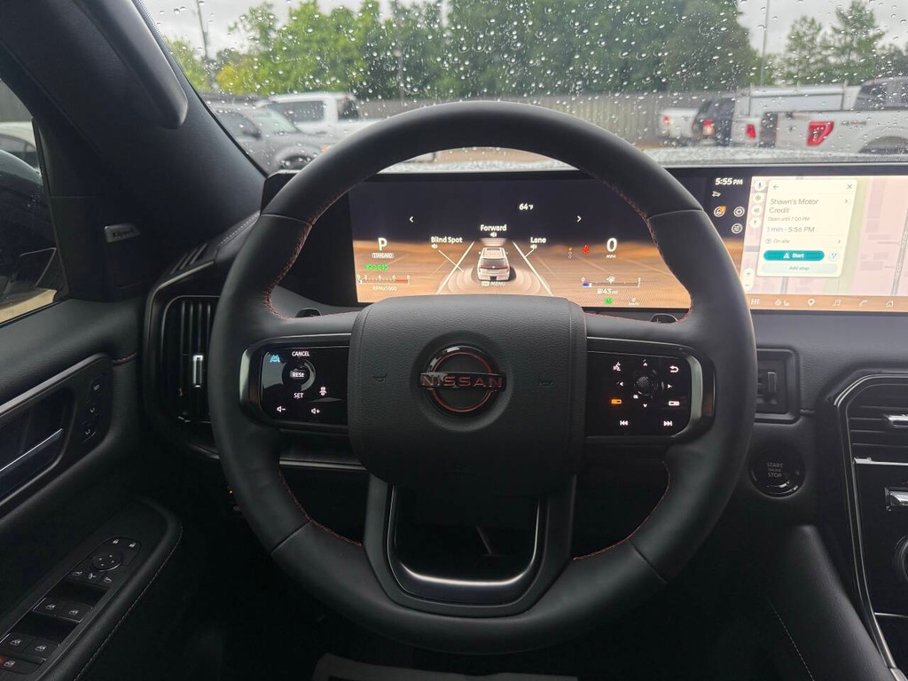 Nissan Armada Vehicle Full-screen Gallery Image 32