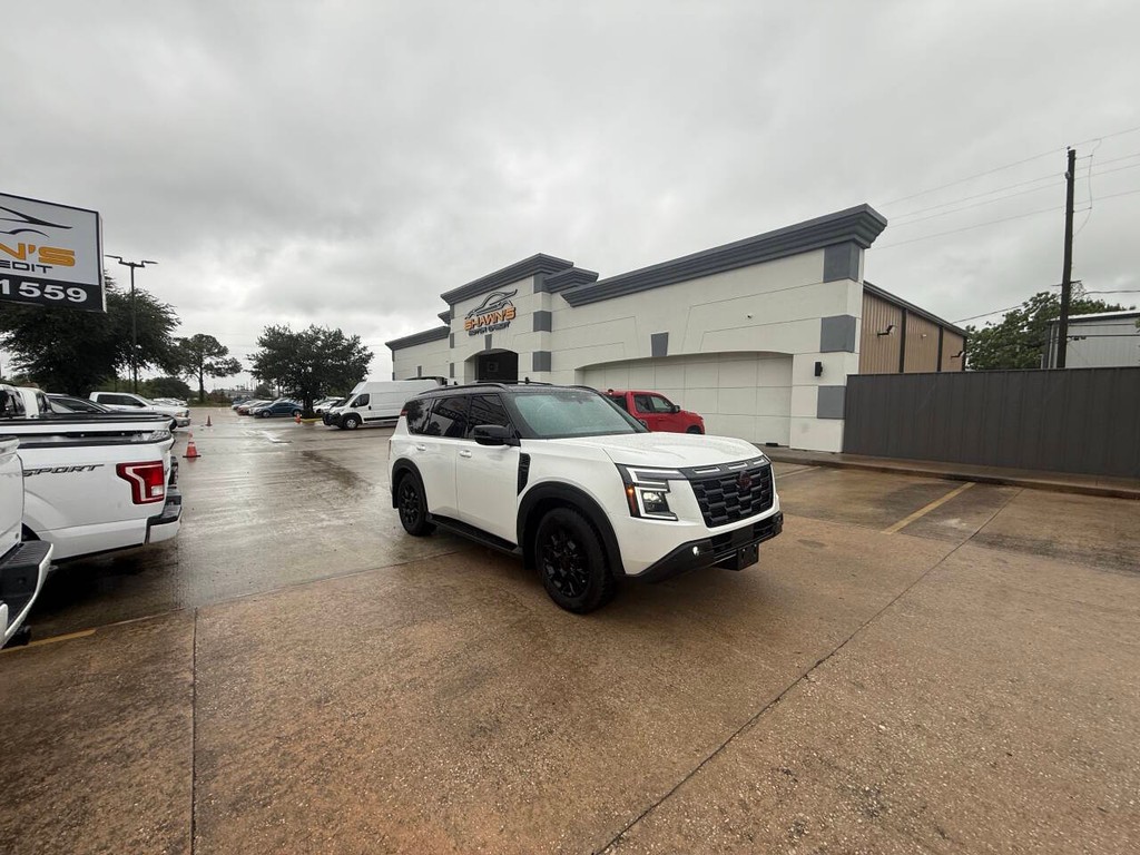 Nissan Armada Vehicle Full-screen Gallery Image 46