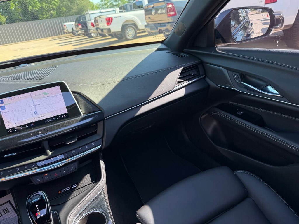 Cadillac CT4-V Vehicle Full-screen Gallery Image 20
