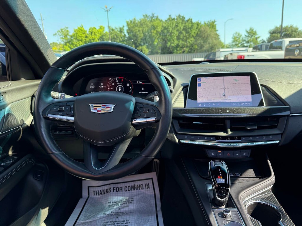 Cadillac CT4-V Vehicle Full-screen Gallery Image 21