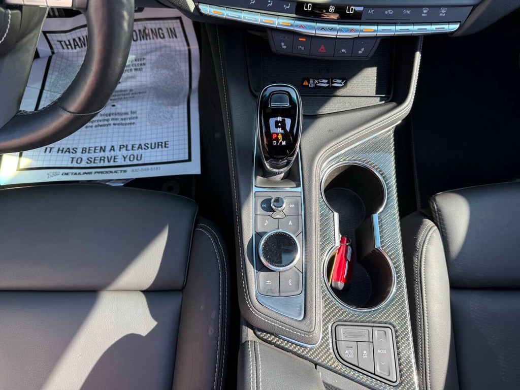 Cadillac CT4-V Vehicle Full-screen Gallery Image 29
