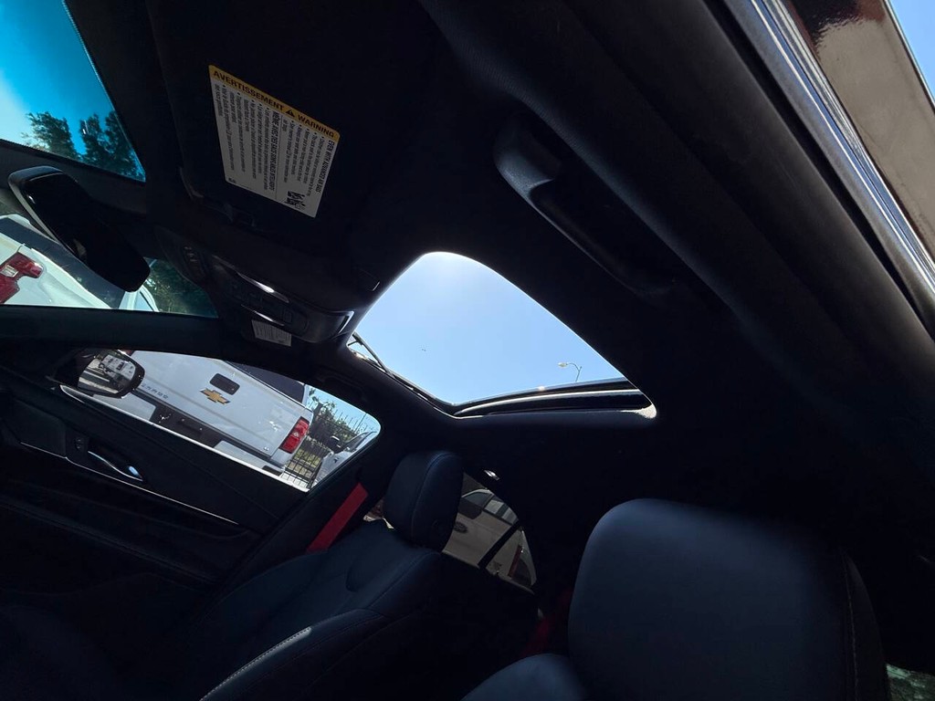 Cadillac CT4-V Vehicle Full-screen Gallery Image 31
