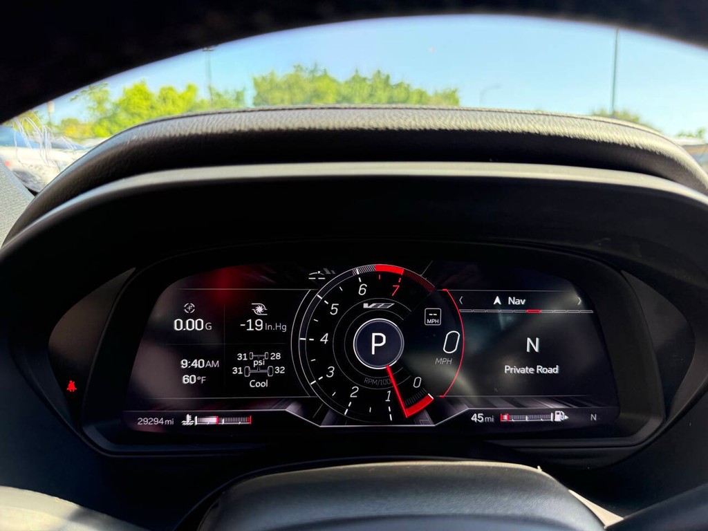 Cadillac CT4-V Vehicle Full-screen Gallery Image 32