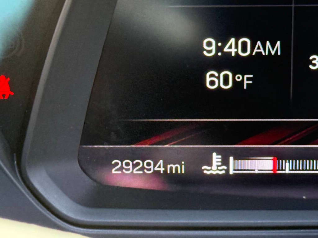 Cadillac CT4-V Vehicle Full-screen Gallery Image 33