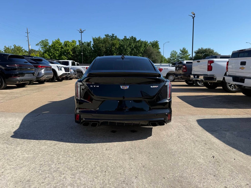 Cadillac CT4-V Vehicle Full-screen Gallery Image 38