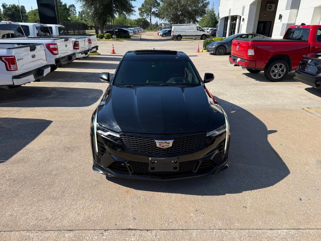 Cadillac CT4-V Vehicle Full-screen Gallery Image 39
