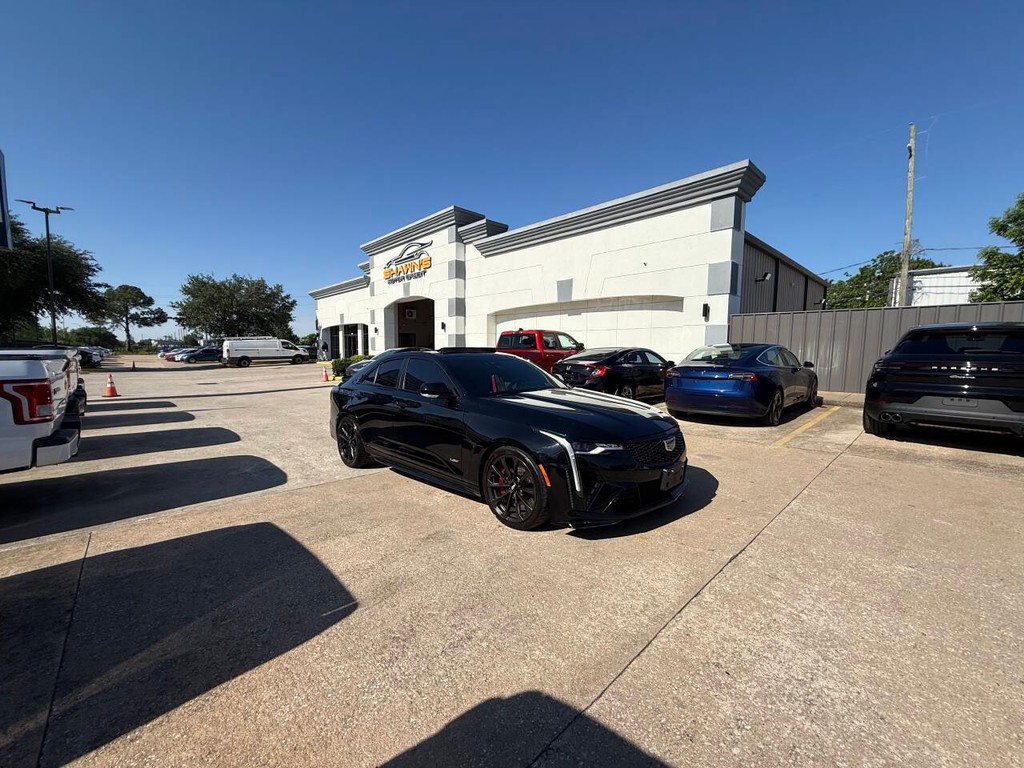 Cadillac CT4-V Vehicle Full-screen Gallery Image 43