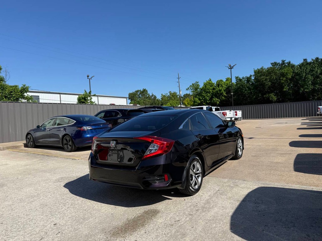 Honda Civic Sedan Vehicle Full-screen Gallery Image 05
