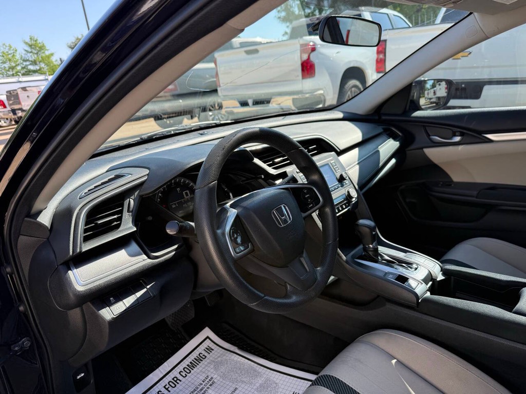 Honda Civic Sedan Vehicle Full-screen Gallery Image 06